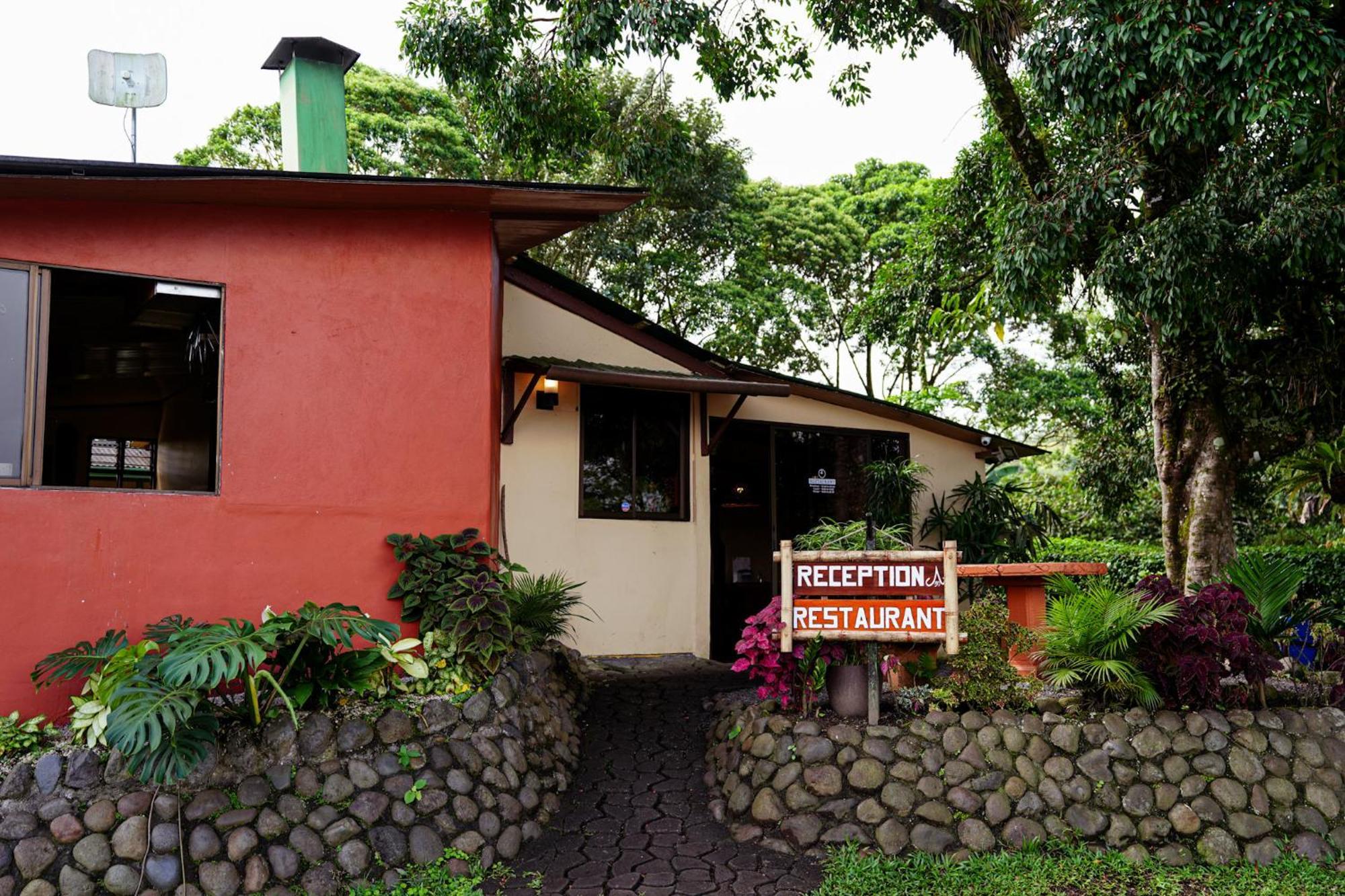 Essence Arenal Spa & Yoga El Castillo Exterior photo