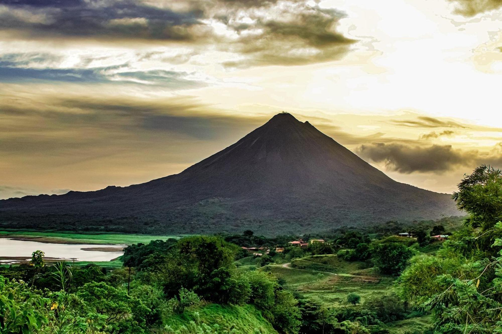 Essence Arenal Spa & Yoga El Castillo Exterior photo